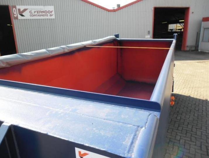 Rolzeil voor een vloeistofdichte container